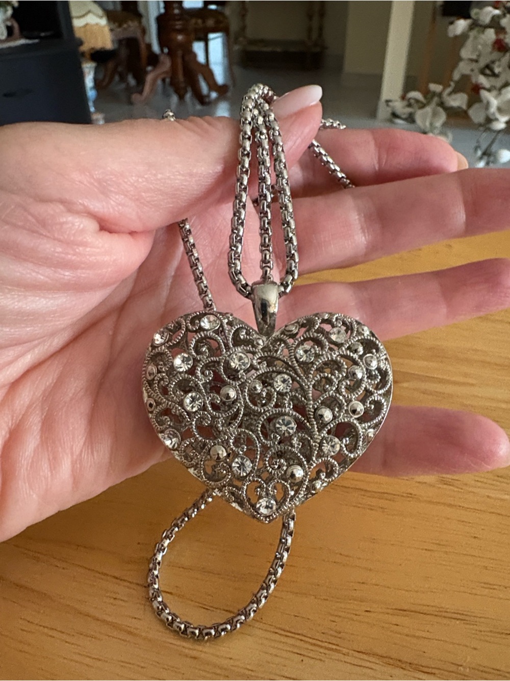 0187) Vintage Silver Heart Filigree double sided Pendant with chain